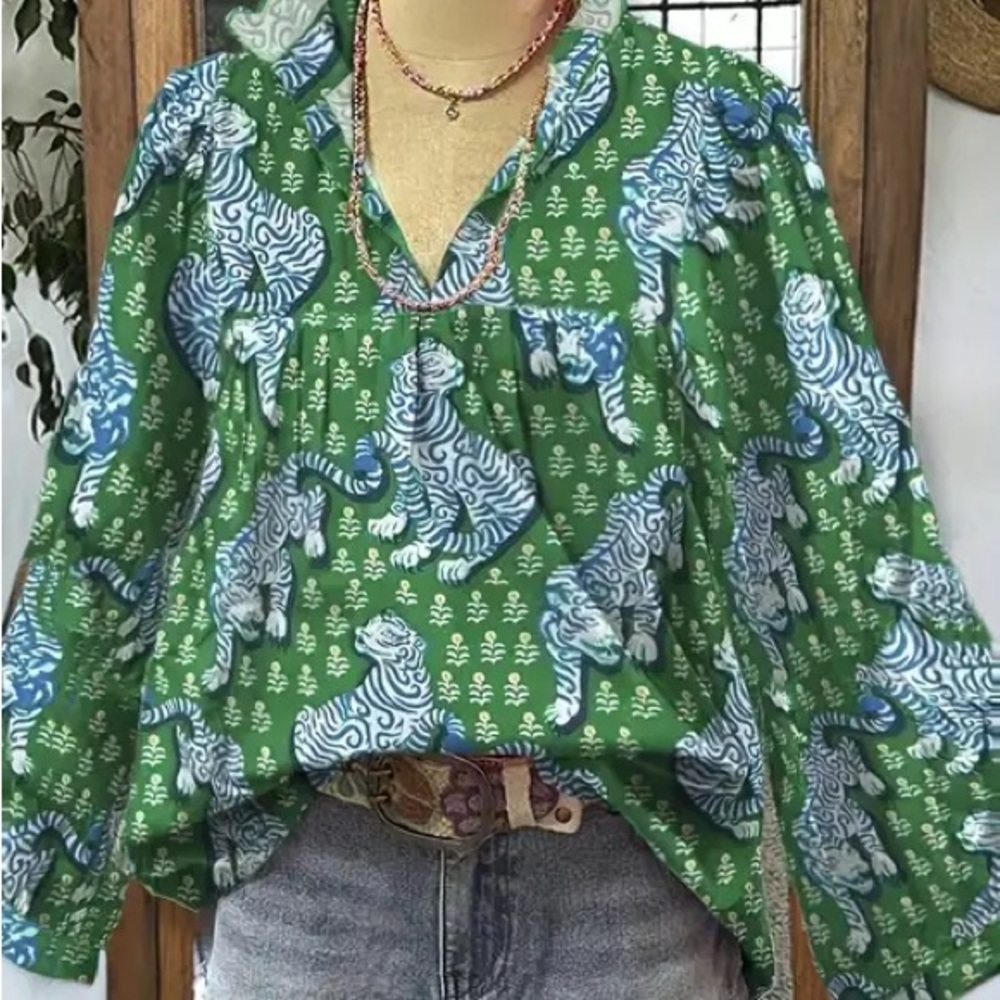 Women's Leopard Print Long Sleeve Blouse